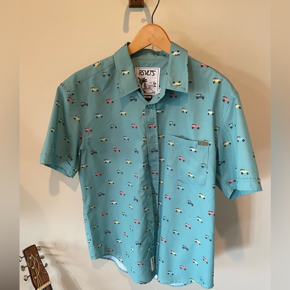 Medium Rsvlts golf /aloha shirt